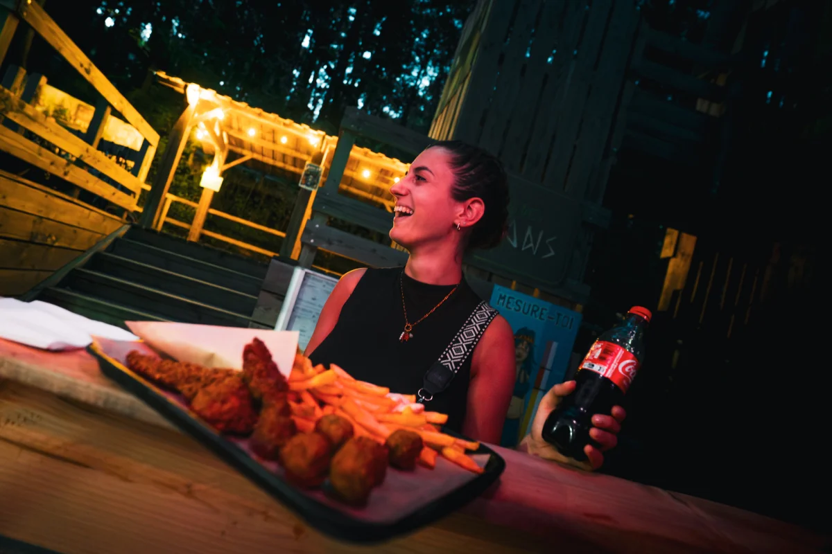 Planche de tapas et frites au bar de l'Open Air City Aventure Lyon